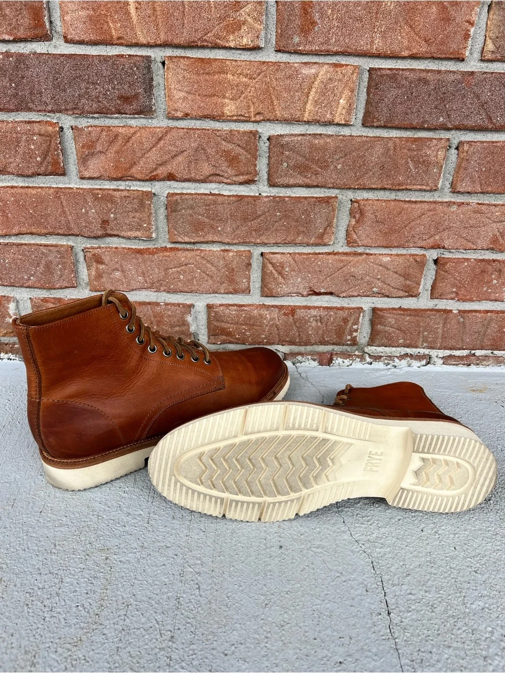 Frye rich cognac